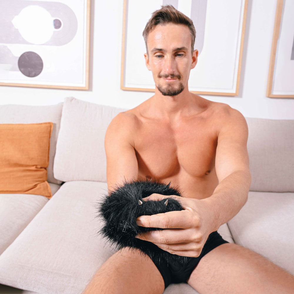 Sportsheets Spiked Sensory Mitt Black Furry Mitt With Spikes