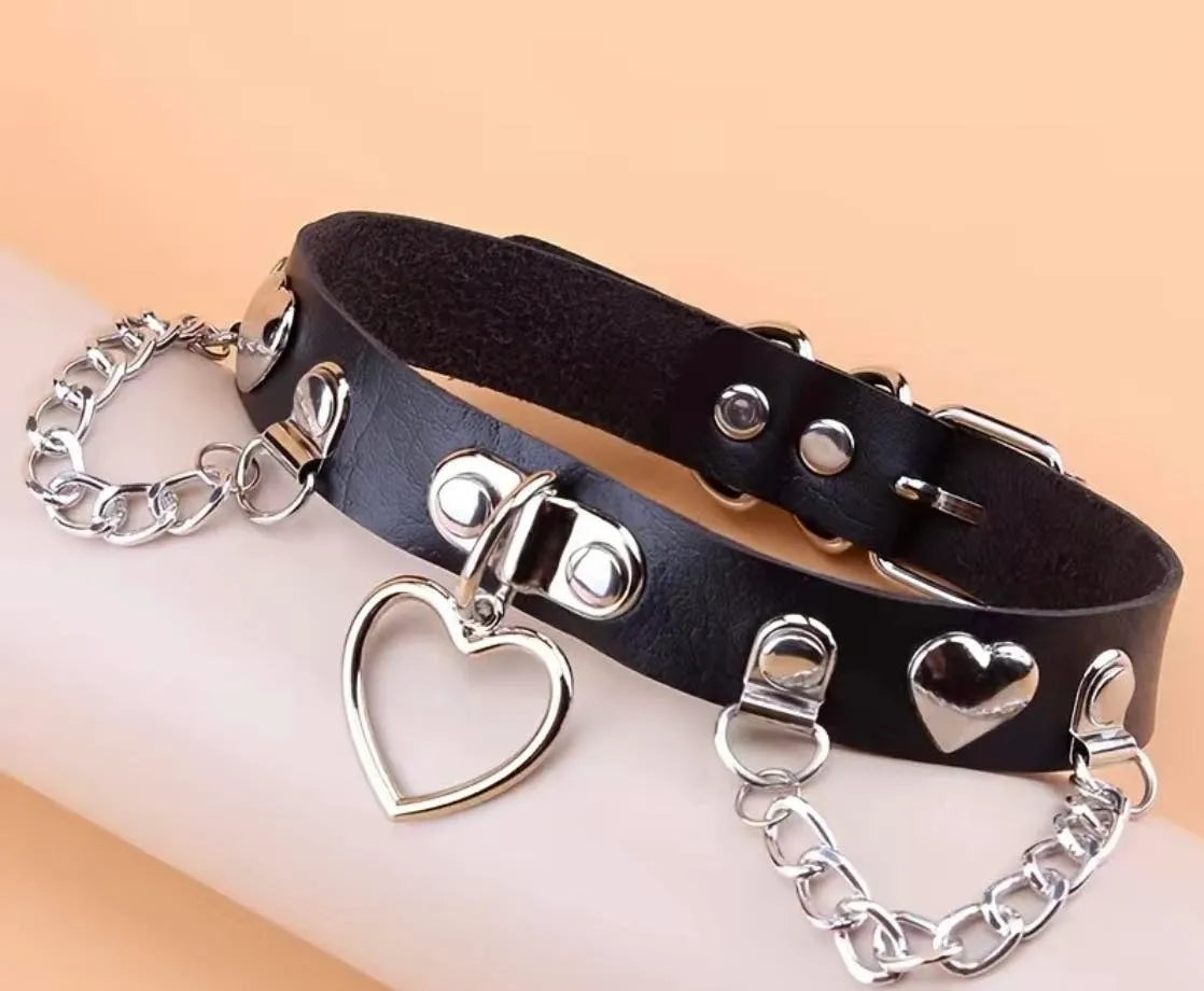 Heart and Chain Choker