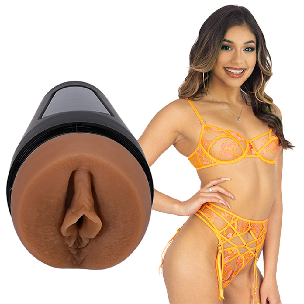 Main Squeeze Xxlayna Marie Tan Vagina Stroker