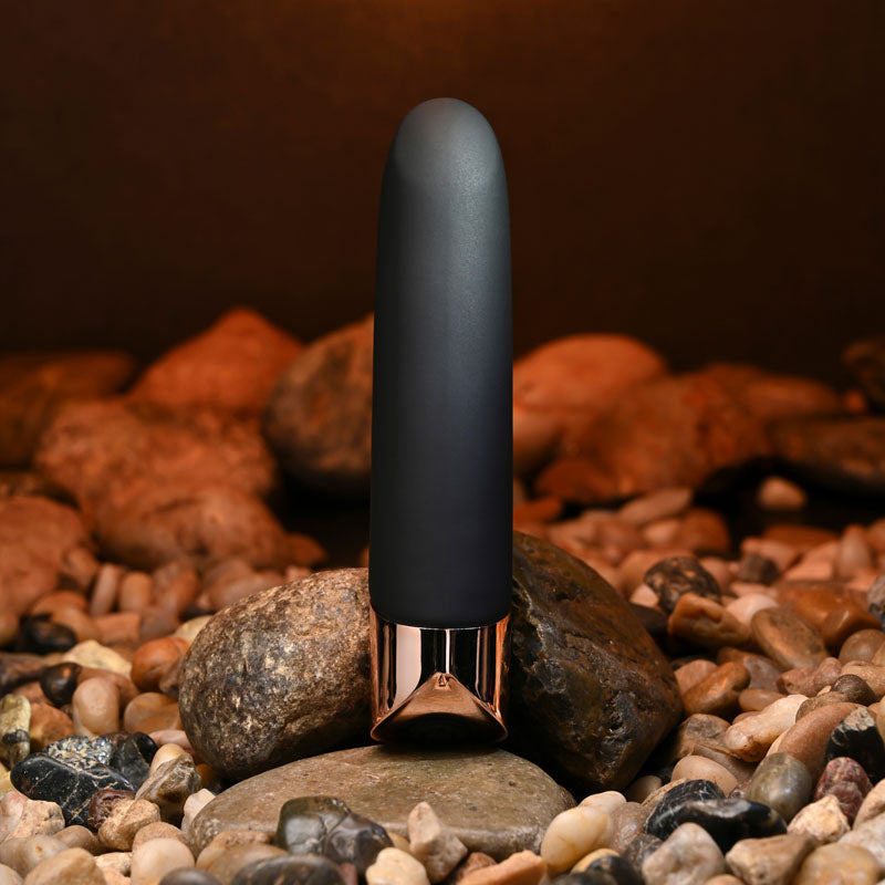 Gender X The Gold Standard Black/Rose Gold 10 Cm Usb Rechargeable Bullet