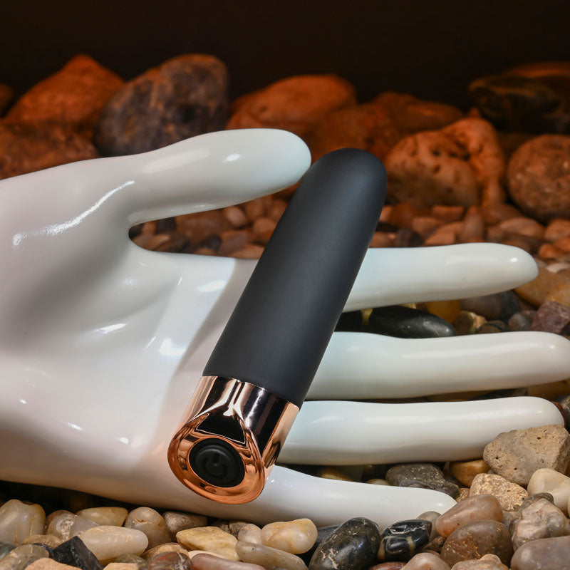 Gender X The Gold Standard Black/Rose Gold 10 Cm Usb Rechargeable Bullet