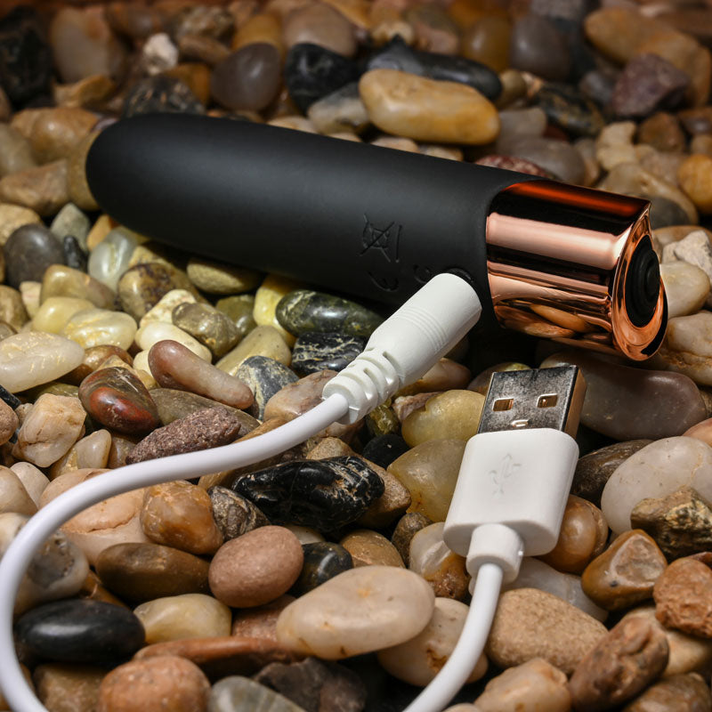 Gender X The Gold Standard Black/Rose Gold 10 Cm Usb Rechargeable Bullet