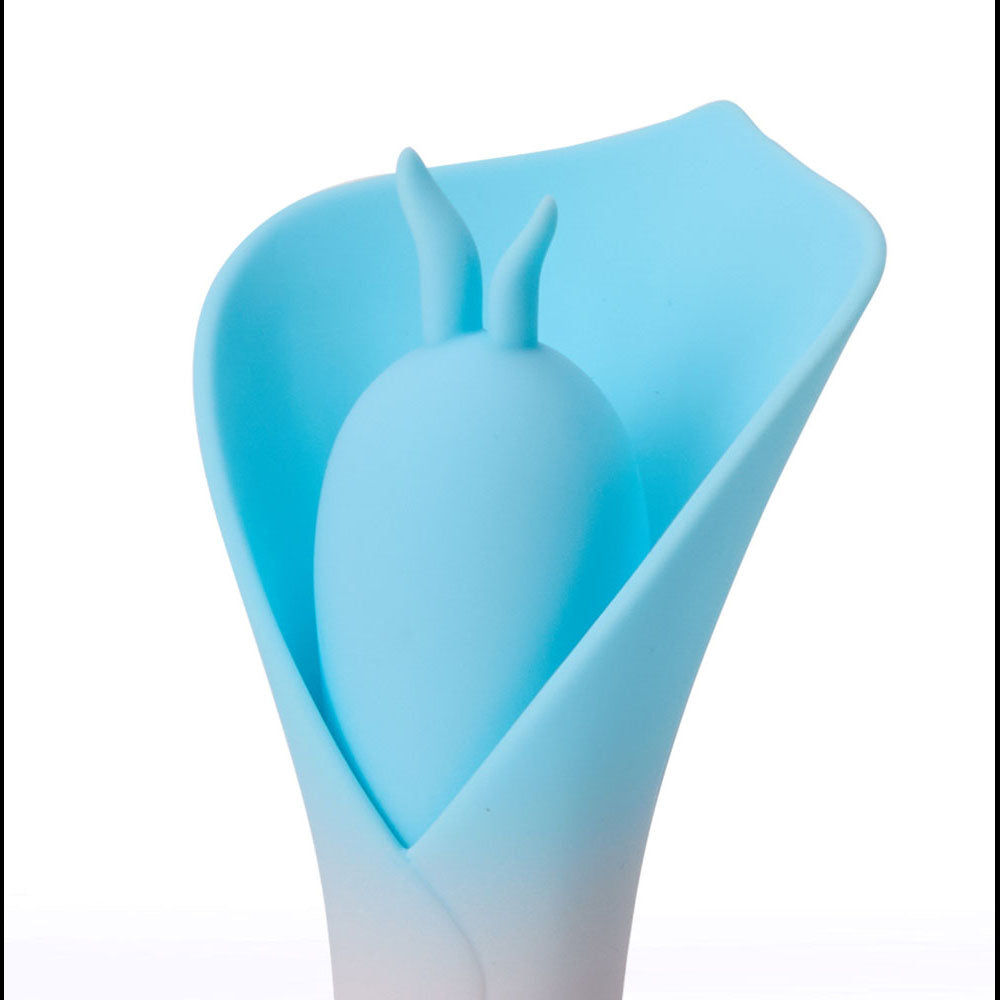 Maia Mina Blue Blue/Pink Usb Rechargeable Fluttering Flower Stimulator