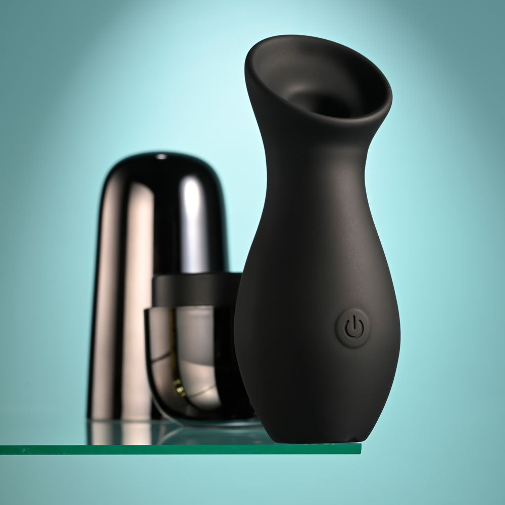 Playboy Pleasure The Jet Set Sucker Black 10.3 Cm Sucking Stimulator With Rechargeable Charging Case