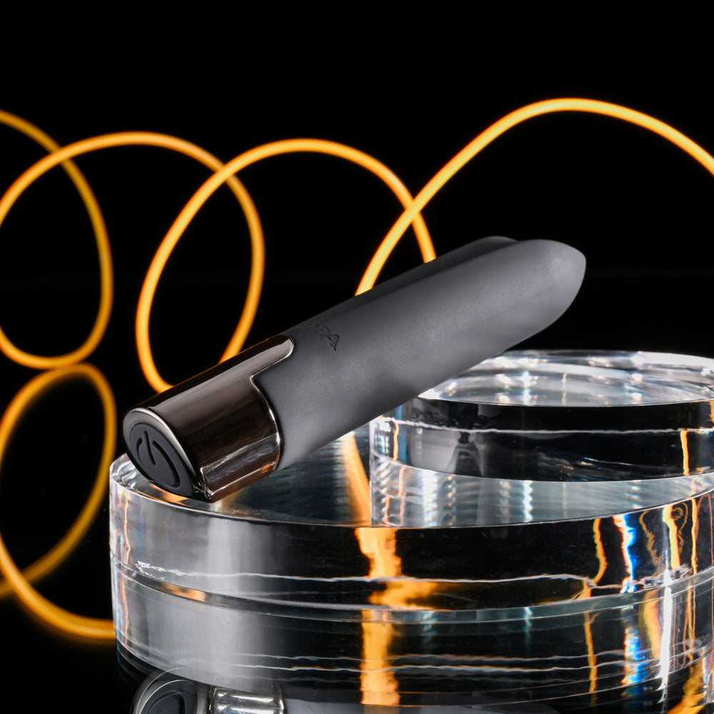 Selopa Little Buddy Black 11.1 Cm Usb Rechargeable Vibrating Bullet